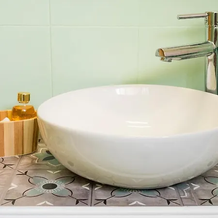 Live Palmeras شقة *